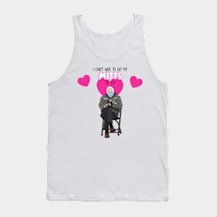 Bernie Sanders Sitting on a Chair Wearing Mittens Memes Tank Top